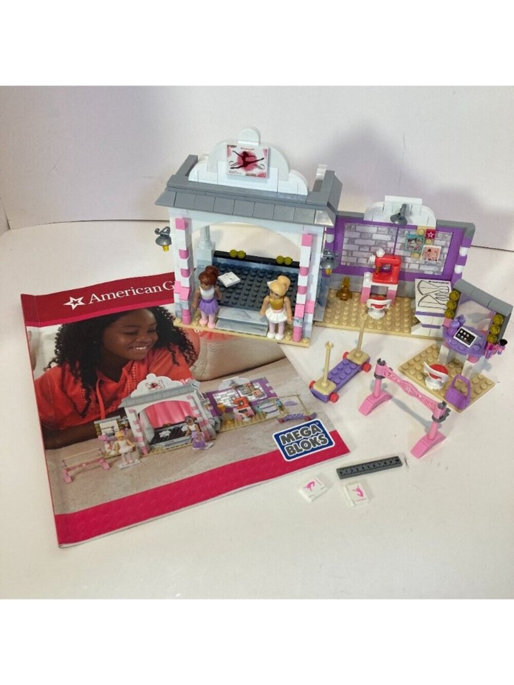 Mega Bloks American Girl Isabelle's Ballet Recital 952024 With Manual + Figures